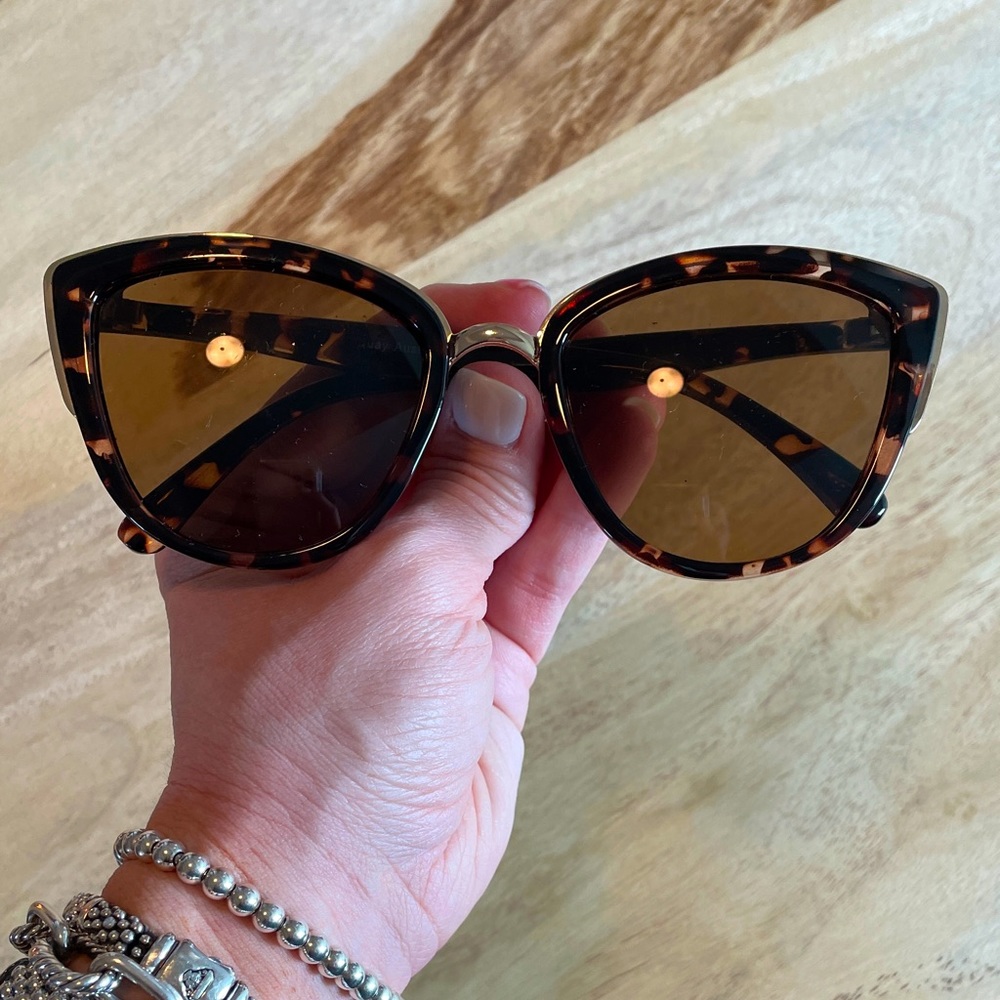 Quay "My Girl" tortoise sunglasses